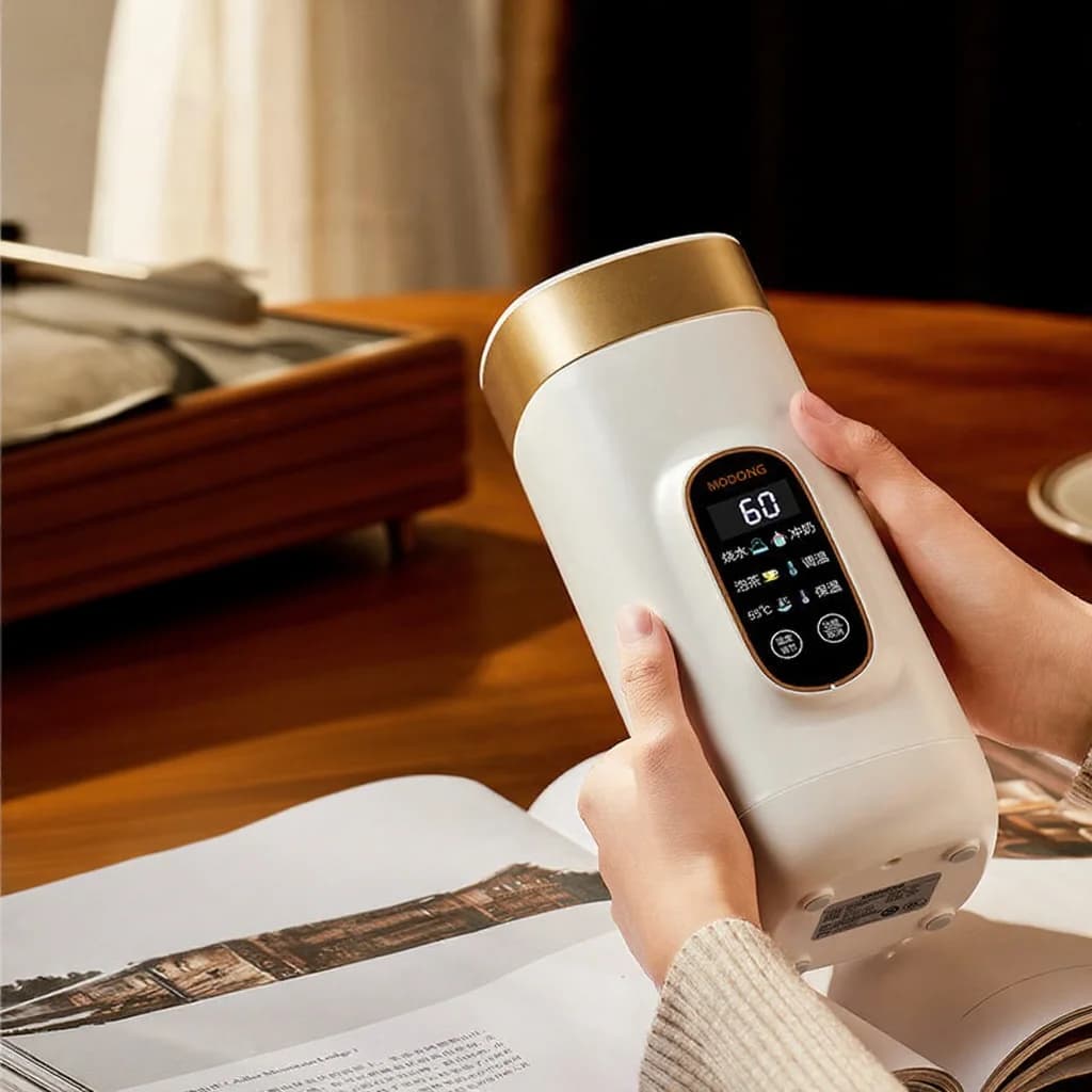 Cană electrică portabilă cu control al temperaturii